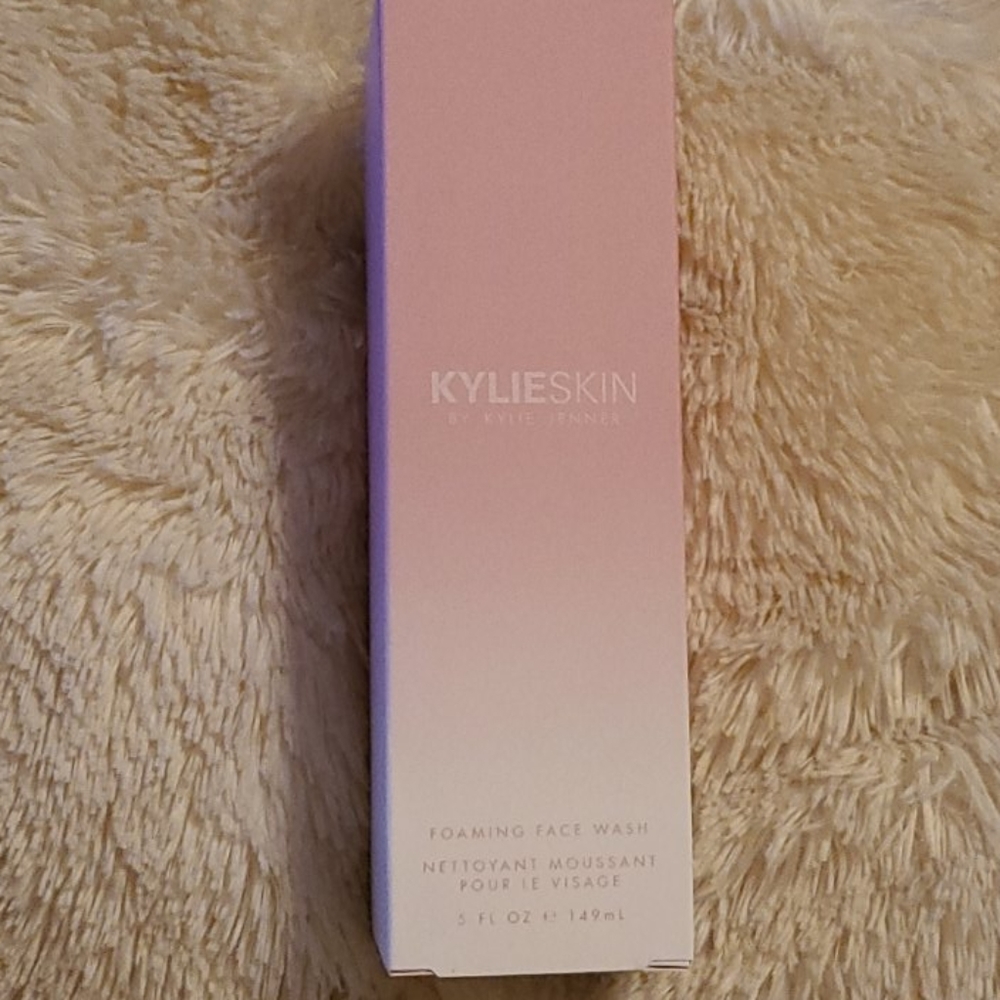 *NEW* KylieSkin by Kylie Jenner foaming face wash